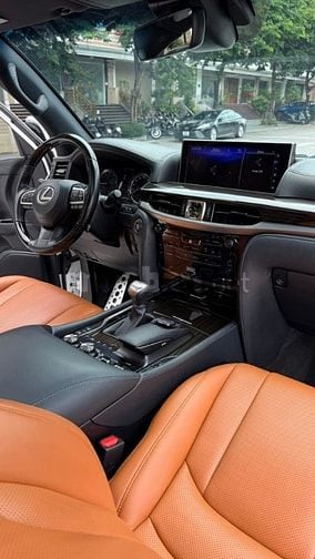 Bán Lexus LX570 Super Sport nhập Trung Đông, sản xuất 2018.