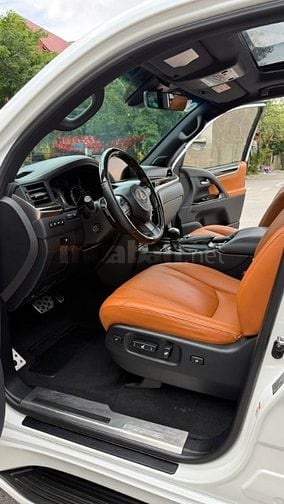 Bán Lexus LX570 Super Sport nhập Trung Đông, sản xuất 2018.
