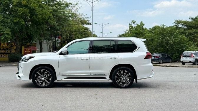 Bán Lexus LX570 Super Sport nhập Trung Đông, sản xuất 2018.