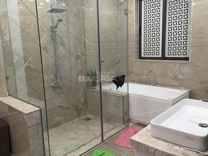 Cho thuê nhà 7x20m 3 lầu đường 27 , P. Tân Phong Q7. Cách Lotte 1,5km 