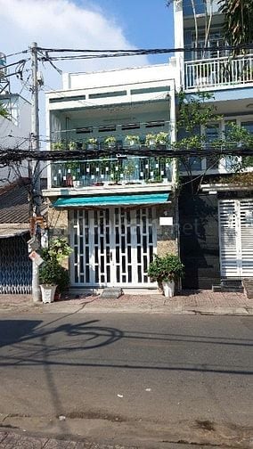 Cho thuê nhà mặt tiền Phong Phú, P.11, Q.8 giá 25tr.
