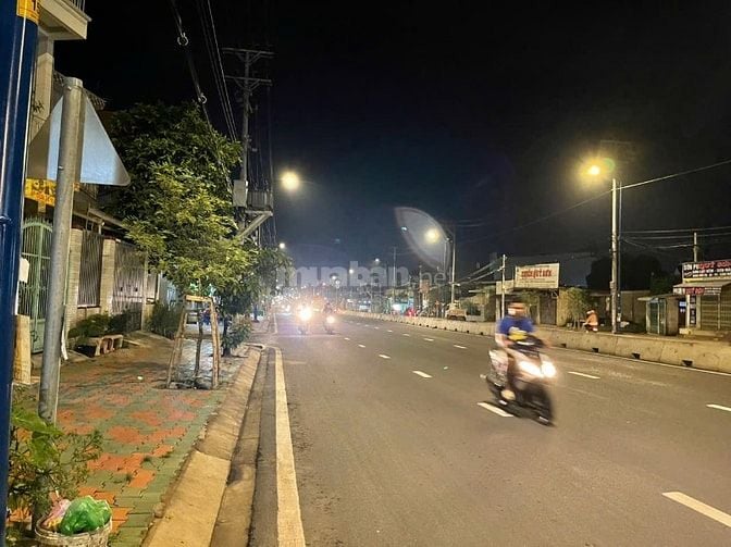 Bán nhà Mặt tiền Đặng Thúc Vịnh, Hóc Môn, 6x30, 2 tầng, giá 15 tỷ