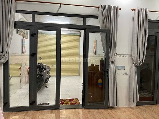 Bán nhà Mặt tiền Đặng Thúc Vịnh, Hóc Môn, 6x30, 2 tầng, giá 15 tỷ