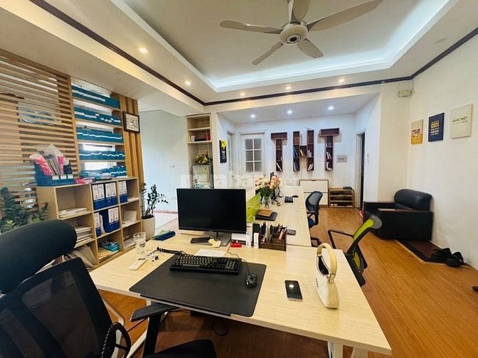 Tập thể Kim Ngưu. Hai Bà Trưng. Hà Nội. Không có gì ngoài ánh sáng 87m