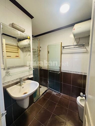 Tập thể Kim Ngưu. Hai Bà Trưng. Hà Nội. Không có gì ngoài ánh sáng 87m