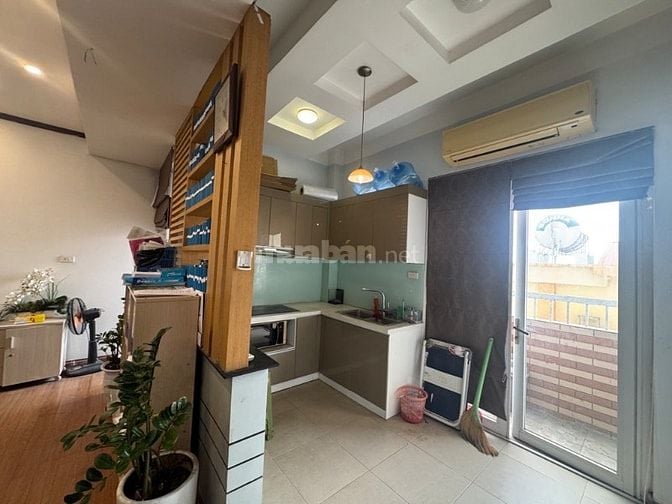 Tập thể Kim Ngưu. Hai Bà Trưng. Hà Nội. Không có gì ngoài ánh sáng 87m