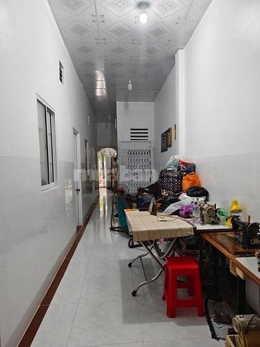 Nhà cần bán gấp ở Đ. Gia Tân, Gia Lộc , Trảng Bàng 150m2 SHR giá 680tr