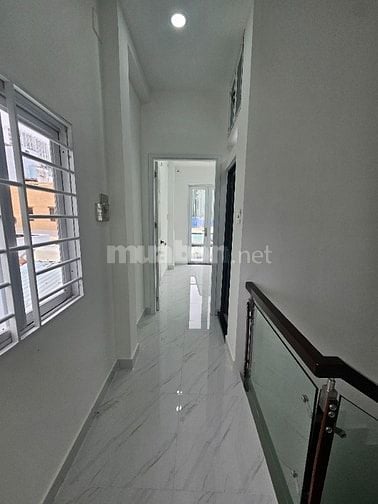Ngay PARC MALL Quận 8, Âu Dương Lân,  Nhà 3 Tầng, 37M2, Ko QH, Tặng NT