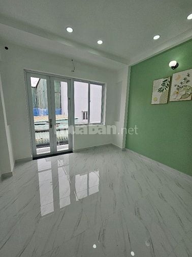 Ngay PARC MALL Quận 8, Âu Dương Lân,  Nhà 3 Tầng, 37M2, Ko QH, Tặng NT