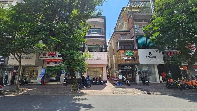 Bán nhà 3 mặt tiền số 352 Lê Văn Sỹ, phường 14, Quận 3, phong thủy tốt