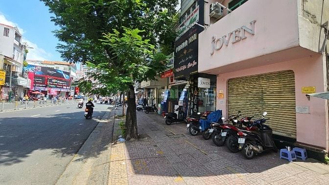 Bán nhà 3 mặt tiền số 352 Lê Văn Sỹ, phường 14, Quận 3, phong thủy tốt