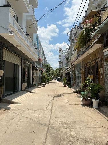 BÁN NHÀ. Đường LK 4-5, BHH, Bình Tân. DT: 4,5x14M. GIÁ: 6,35 TỶ