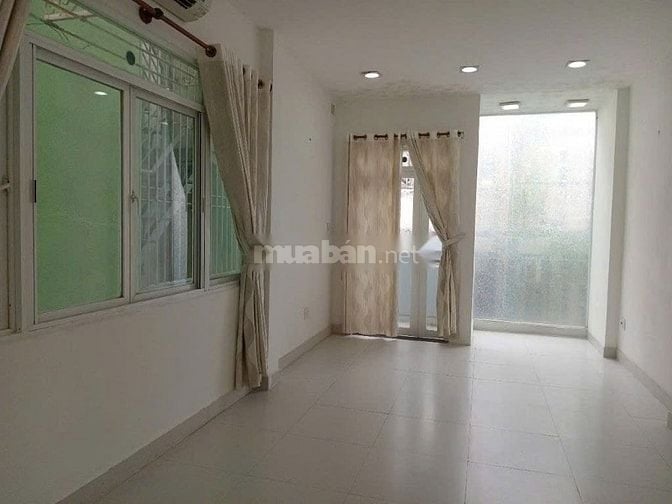 Cho thuê nhà mặt tiền Tô Hiến Thành, P.13, Q.10 giá 31tr.