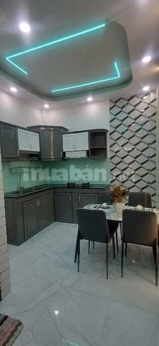 Bán nhà HXH Âu Cơ, Quận 11, gần 40m2, 2 mặt thoáng, chỉ 4 tỷ nhỉnh