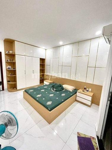 CHDV siêu ngộp, 5.3 x 11m, Hầm 5T Giá 8.7 tỷ thương lượng