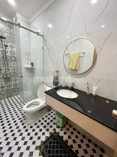 CHDV siêu ngộp, 5.3 x 11m, Hầm 5T Giá 8.7 tỷ thương lượng