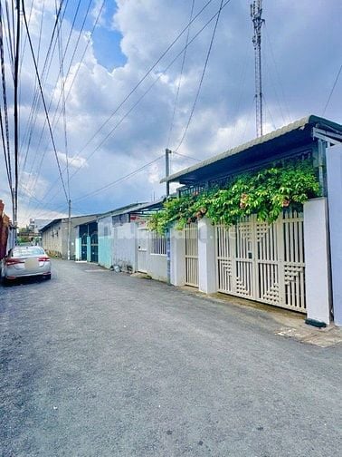 Bán gấp căn nhà cấp 4 ở gần chợ Củ Chi, Tân An Hội 102m2 SHR giá 745tr