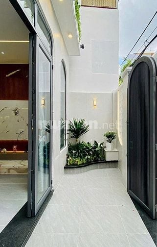 NHÀ PHỐ MỚI XÂY - HẺM Ô TÔ 5M 1T3L NGAY TRUNG TÂM SƯ VẠN HẠNH P12 Q10
