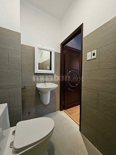 Nhà hẻm xe hơi Quận 10. DT 3.5x13m, 3 tầng giá 8 tỷ