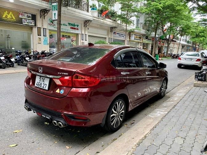 Gia đình sắp xuất cảnh cần bán xe đang sử dụng hiệu Honda City