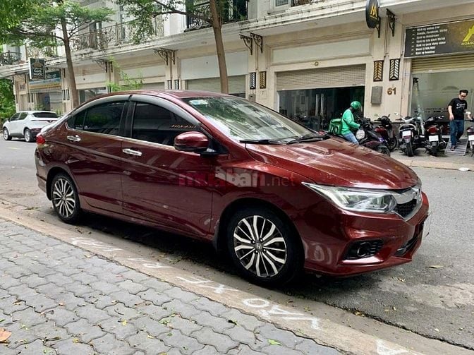 Gia đình sắp xuất cảnh cần bán xe đang sử dụng hiệu Honda City