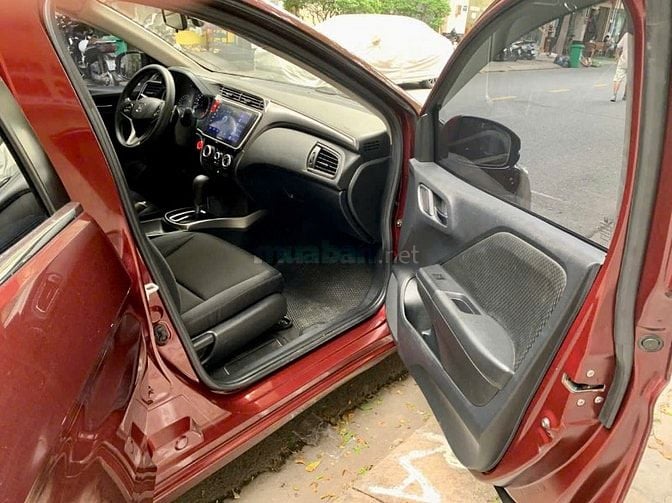 Gia đình sắp xuất cảnh cần bán xe đang sử dụng hiệu Honda City