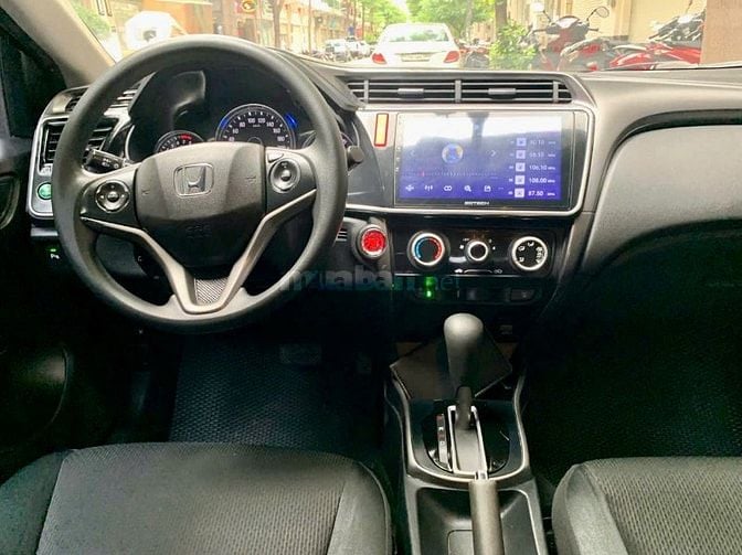 Gia đình sắp xuất cảnh cần bán xe đang sử dụng hiệu Honda City