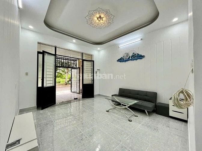 bán gấp căn nhà 100m2 ở Tân Thông Hội - Củ Chi giá 890 triệu.