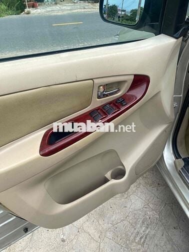 Toyota Innova 2006 G - 145000 km