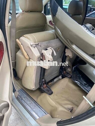 Toyota Innova 2006 G - 145000 km