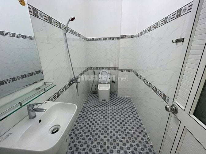 Nhà siêu thoáng mát 1 trệt 2 lầu hẻm xe tải ngay chợ Tăng Nhơn Phú B