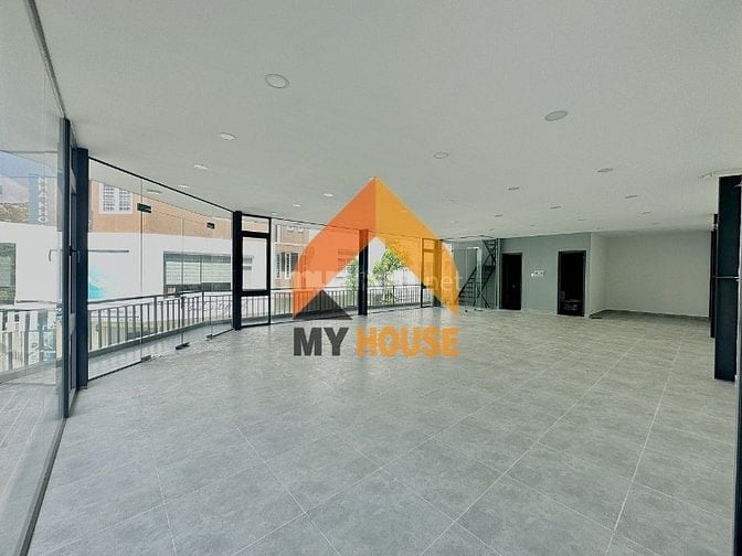 CHIẾC TOÀ VP FULL KÍNH Q2 MỚI XÂY TRỐNG SUỐT 3TẦNG