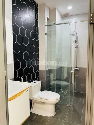 Cho thuê văn phòng cty, lầu 1, lầu 2, nhà mặt tiền mới xây, đường lớn 