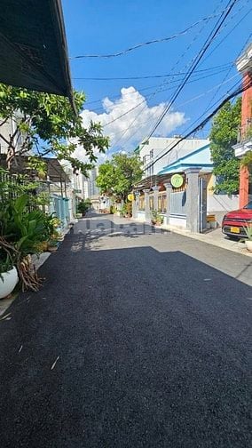 Gần cầu Phước Long, Nhà Vườn Cấp 4, DT 159m2.