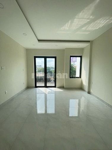 Cần Bán Gấp!! Nhà 3 tầng 4 phòng ngủ, 4wc, bếp, sân thượng trước sau