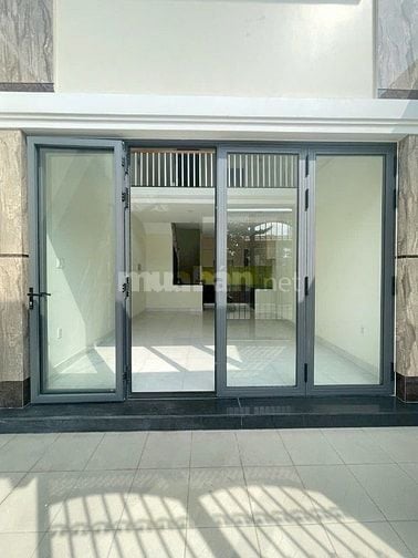 Cần Bán Gấp!! Nhà 3 tầng 4 phòng ngủ, 4wc, bếp, sân thượng trước sau