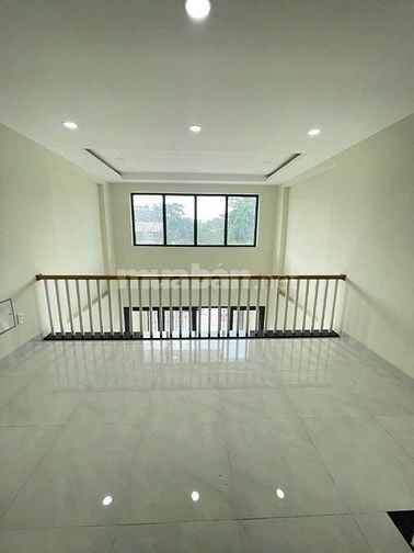 Cần Bán Gấp!! Nhà 3 tầng 4 phòng ngủ, 4wc, bếp, sân thượng trước sau