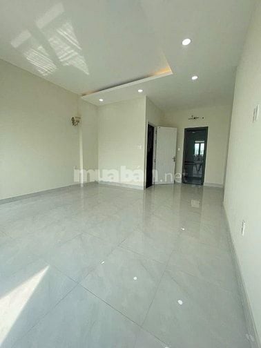 Cần Bán Gấp!! Nhà 3 tầng 4 phòng ngủ, 4wc, bếp, sân thượng trước sau