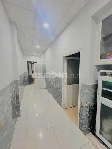 Nhà cấp 4 gác lửng dt 113m2 nhà ở ngay chợ bắp shr giá 785 Triệu.