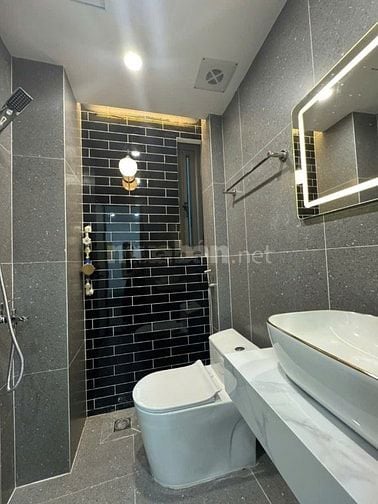 Bán tòa dòng tiền tại 508 Đường Láng Đống Đa Hà Nội giá 16,9 tỷ.