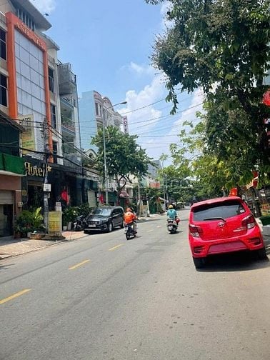 Bán Khách Sạn 41PN Có Thang Máy, Hầm, PCCC – Sát Mega Market Q12