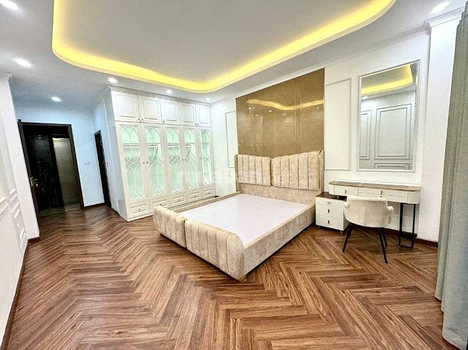 Nhà Đẹp Ngõ Ô Tô Võ Thị Sáu, Hai Bà Trưng 40m, 7 tầng, mt 4m, 17.8 tỷ