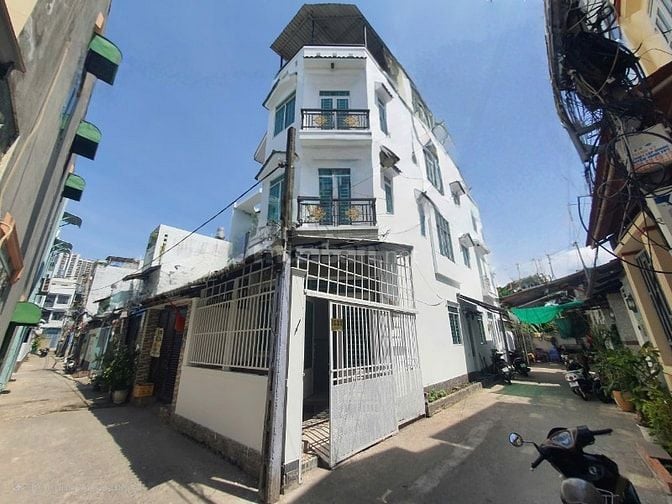 BÁN NHÀ CĂN GÓC 1135/38/11 HUỲNH TẤN PHÁT Q7