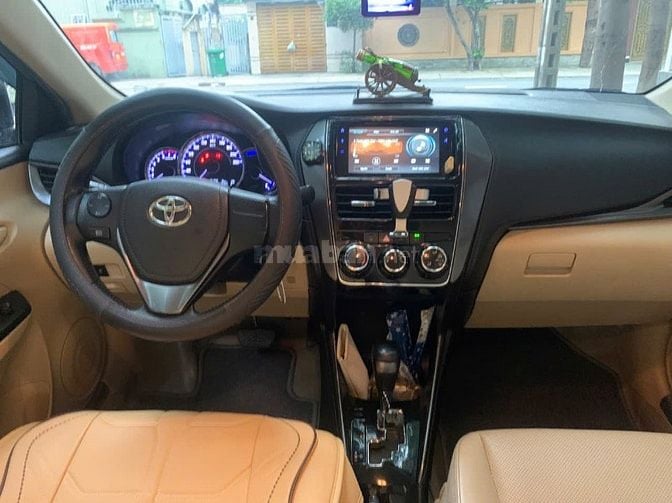 Gia đình bán xe Toyota Vios đời 2022 bản E-CVT số tự động