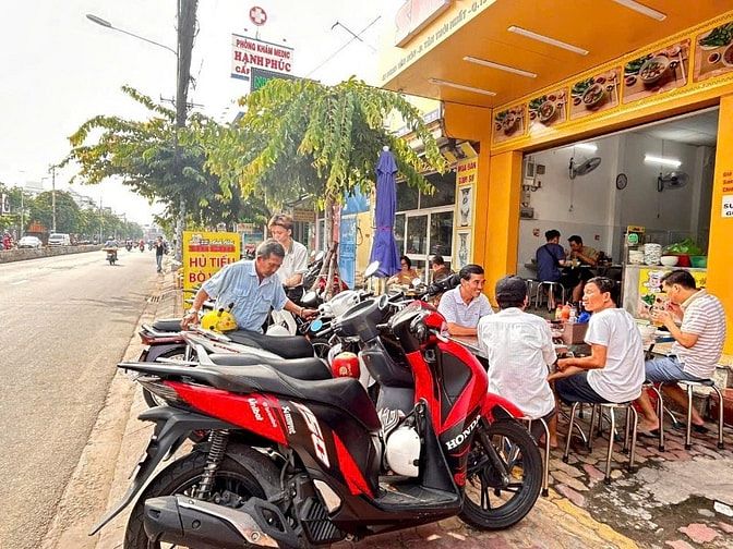Cần sang Quán hủ tiếu Phan Văn Hớn 