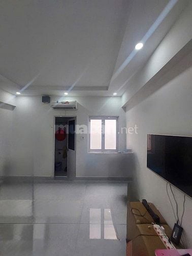 Nhà đẹp hẻm xe hơi đậu trước cửa khu dân trí cao cần bán gấp