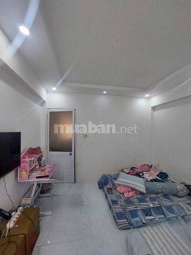 Nhà đẹp hẻm xe hơi đậu trước cửa khu dân trí cao cần bán gấp