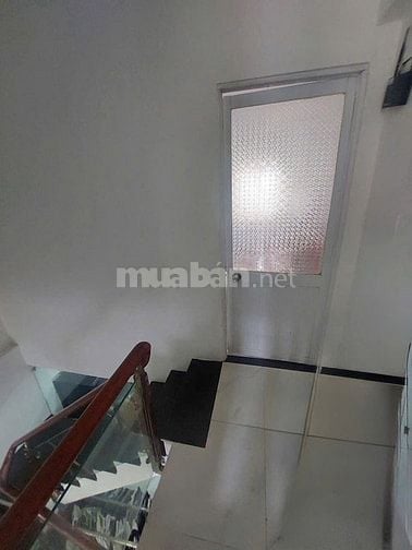Nhà đẹp hẻm xe hơi đậu trước cửa khu dân trí cao cần bán gấp