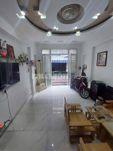 Nhà đẹp hẻm xe hơi đậu trước cửa khu dân trí cao cần bán gấp