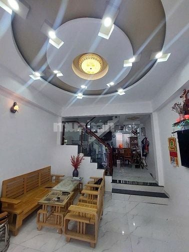 Nhà đẹp hẻm xe hơi đậu trước cửa khu dân trí cao cần bán gấp